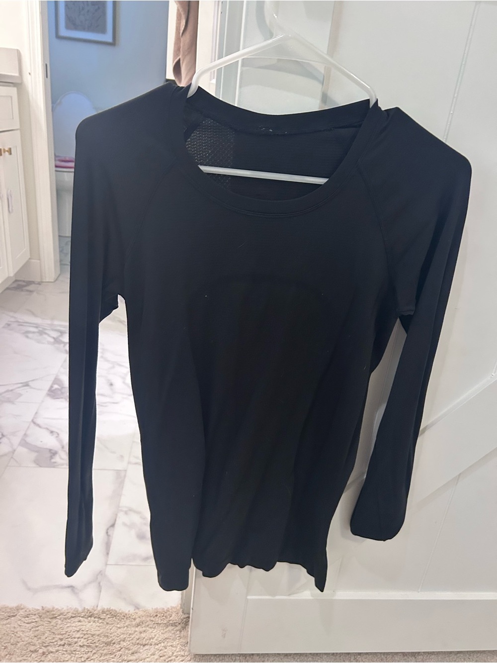Women's Black Long-Sleeve Performance Top